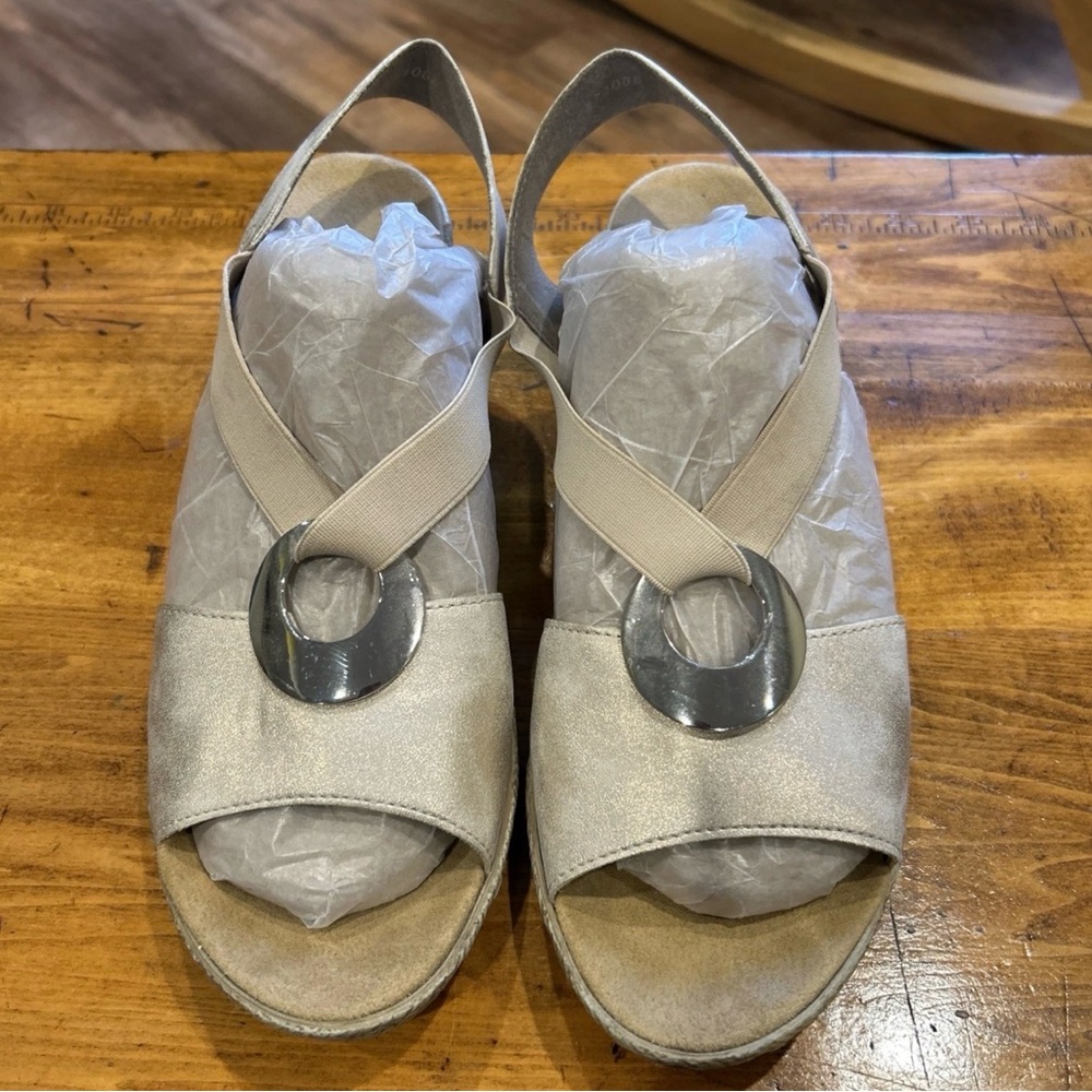 Rieker women’s 624H6 Fannie wedge sandles beige muschel metallic elastic strap